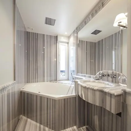 Hotel George Washington Paris